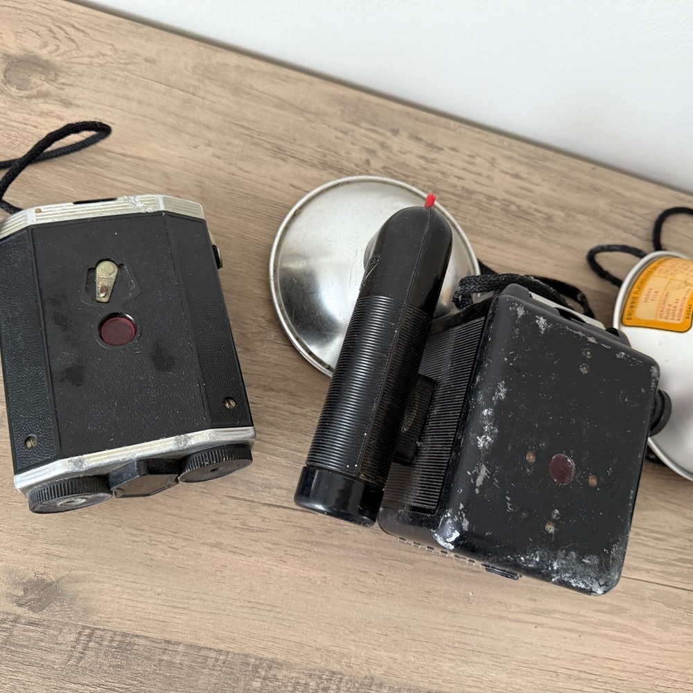 3 Vintage Cameras UNTESTED - Picture 7 of 8